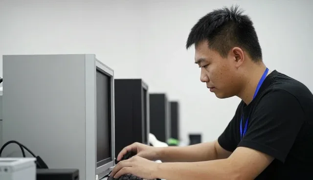 深圳市世华进出口有限公司助力设计实现设计升级